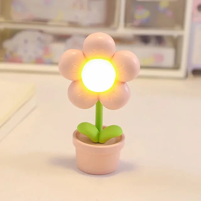 BloomLite - Small Flower Shaped Table Lamp