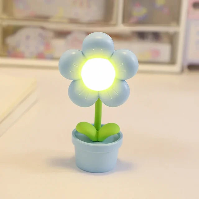 BloomLite - Small Flower Shaped Table Lamp