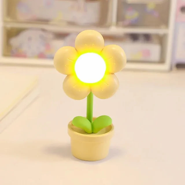 BloomLite - Small Flower Shaped Table Lamp