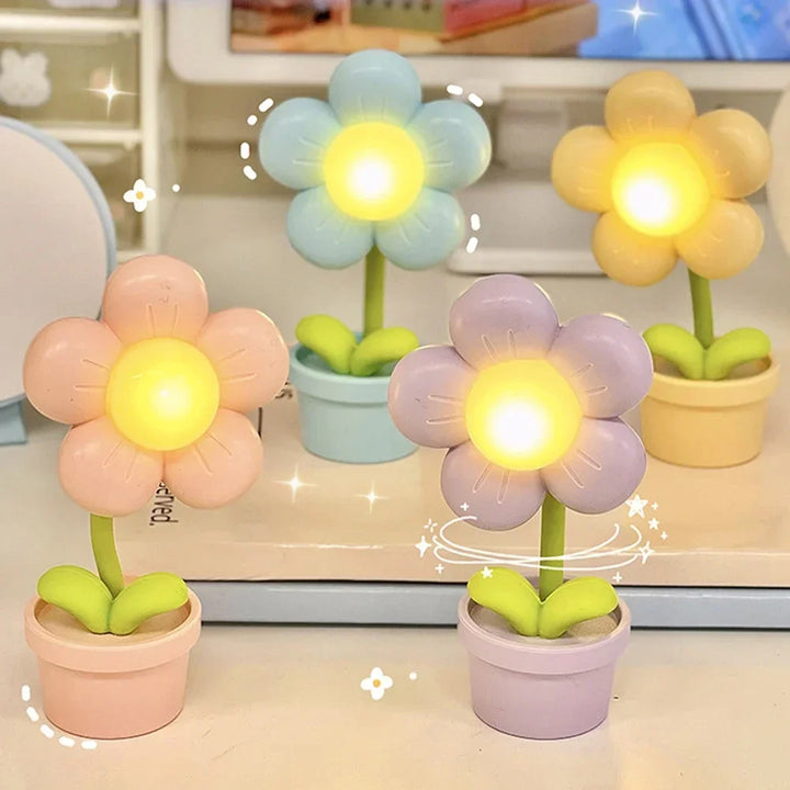 BloomLite - Small Flower Shaped Table Lamp